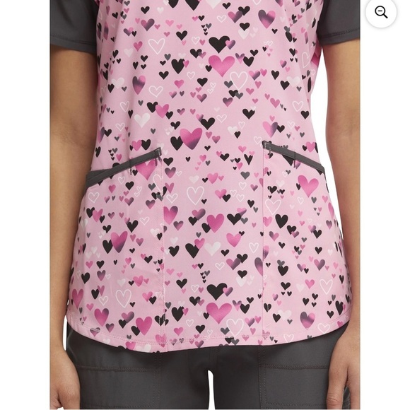 Scrubstar Women's Size 3XL Sentimental Hearts Valentines Day Pink Scrub Top NWT - Picture 3 of 10